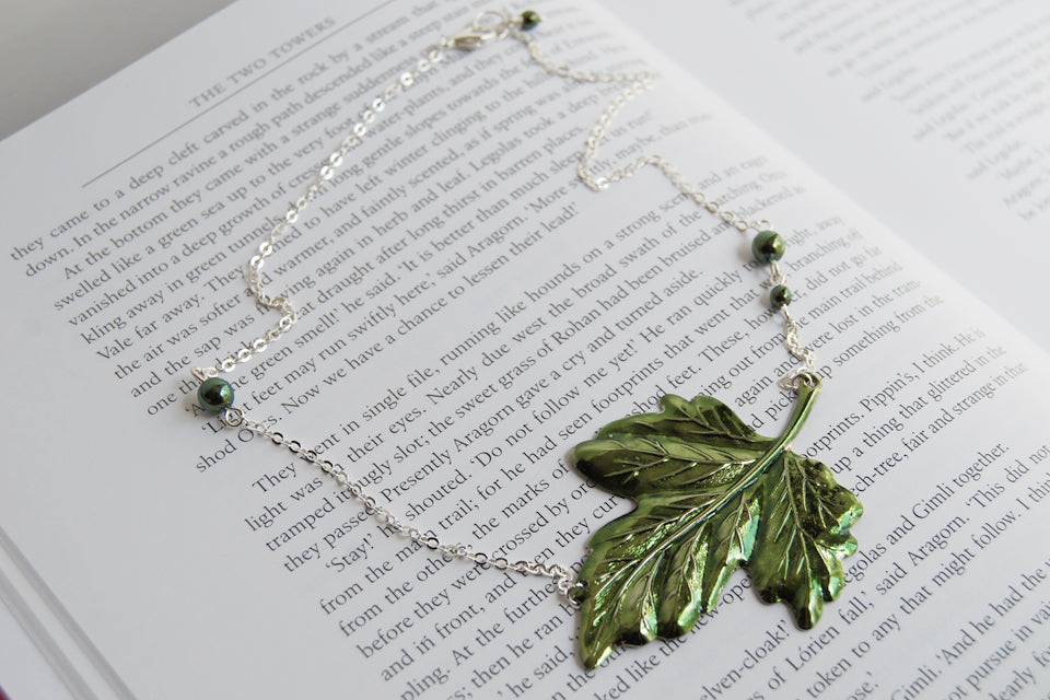 Leaves of Lórien | Green Ivy Leaf Necklace | Lord of the Rings Necklace | Forest Jewelry - Enchanted Leaves - Nature Jewelry - Unique Handmade Gifts