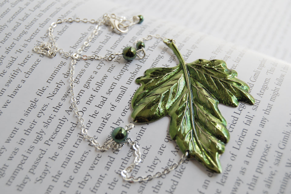 Leaves of Lórien | Green Ivy Leaf Necklace | Lord of the Rings Necklace | Forest Jewelry - Enchanted Leaves - Nature Jewelry - Unique Handmade Gifts