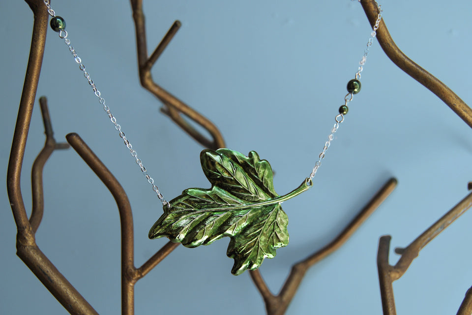 Leaves of Lórien | Green Ivy Leaf Necklace | Lord of the Rings Necklace | Forest Jewelry - Enchanted Leaves - Nature Jewelry - Unique Handmade Gifts