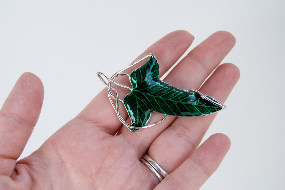 Elven Leaf Brooch | Lord of the Rings Jewelry | Frodo Baggins Cosplay | Green Leaf - Enchanted Leaves - Nature Jewelry - Unique Handmade Gifts