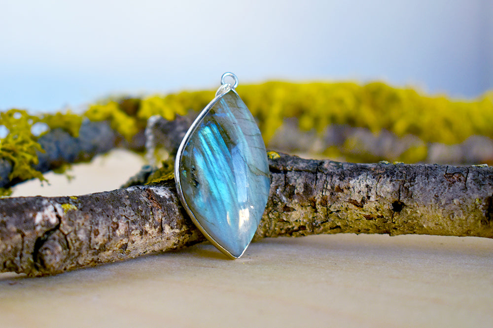 Elegant Labradorite Pendant Necklace | Labradorite Crystal Gemstone Jewelry - Enchanted Leaves - Nature Jewelry - Unique Handmade Gifts
