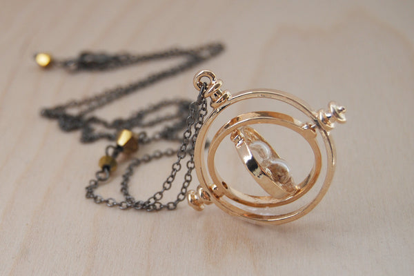 -Defective- Golden Time Turner Necklace | Hermione Granger Cosplay | Harry Potter Necklace - Defective- - Enchanted Leaves - Nature Jewelry - Unique Handmade Gifts